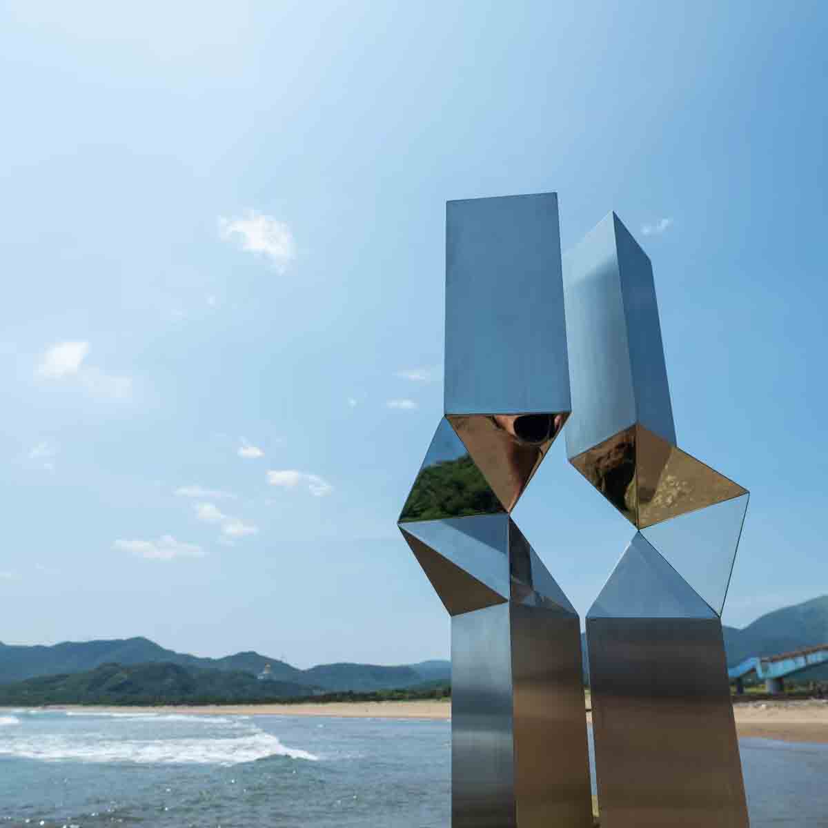 〈對立與和諧〉